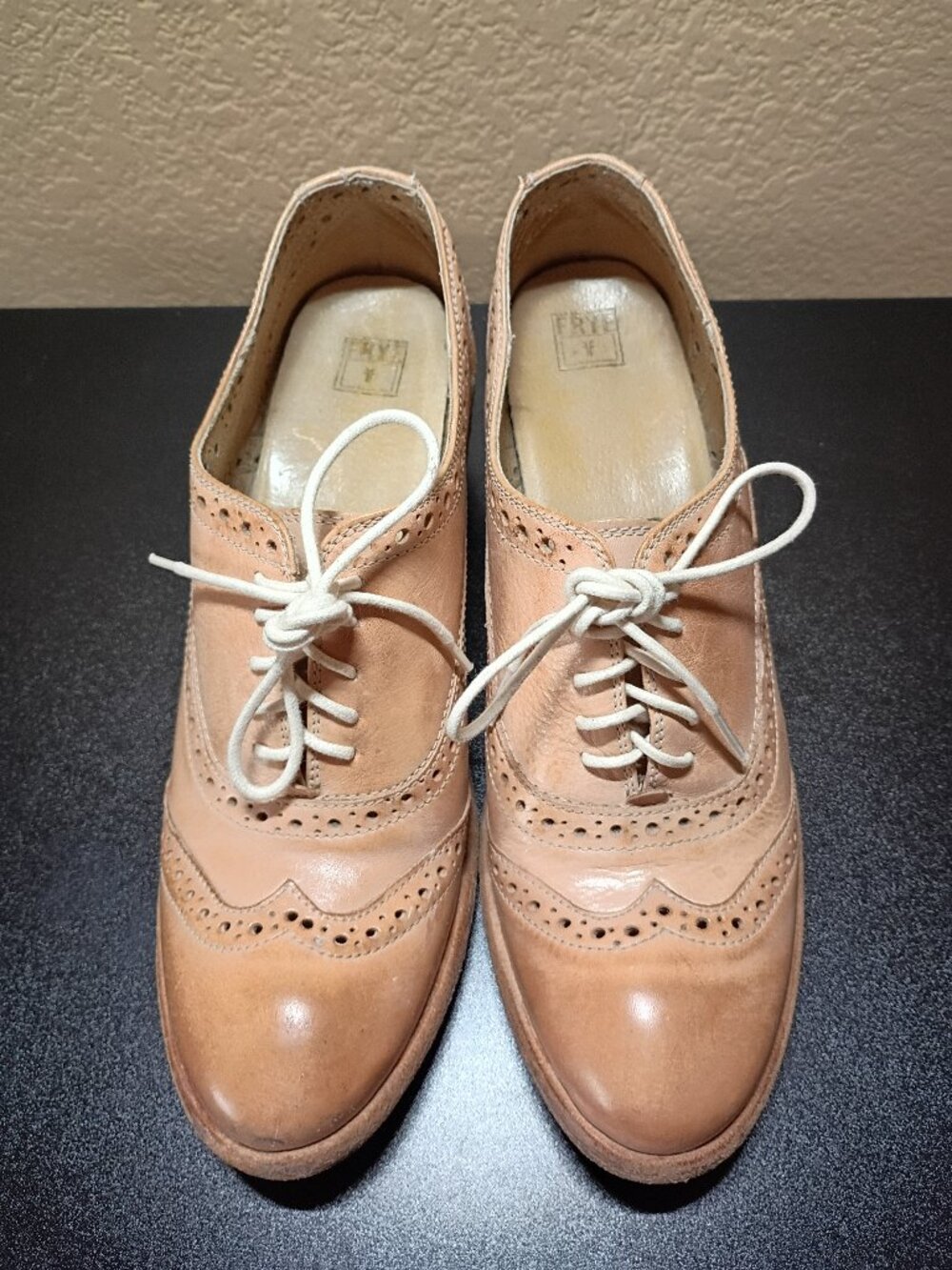 FRYE Maggie Perforated Wingtip Oxford sz 7